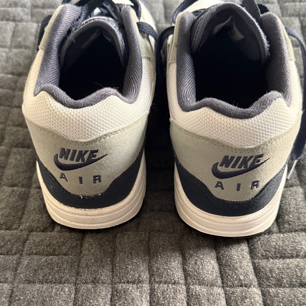 Nike Air Max with Lavender and Gray Accents - Picture 3 of 4